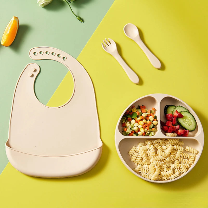 Babador ajustável e impermeável para bebês, feito de silicone macio e comestível para recém-nascidos.