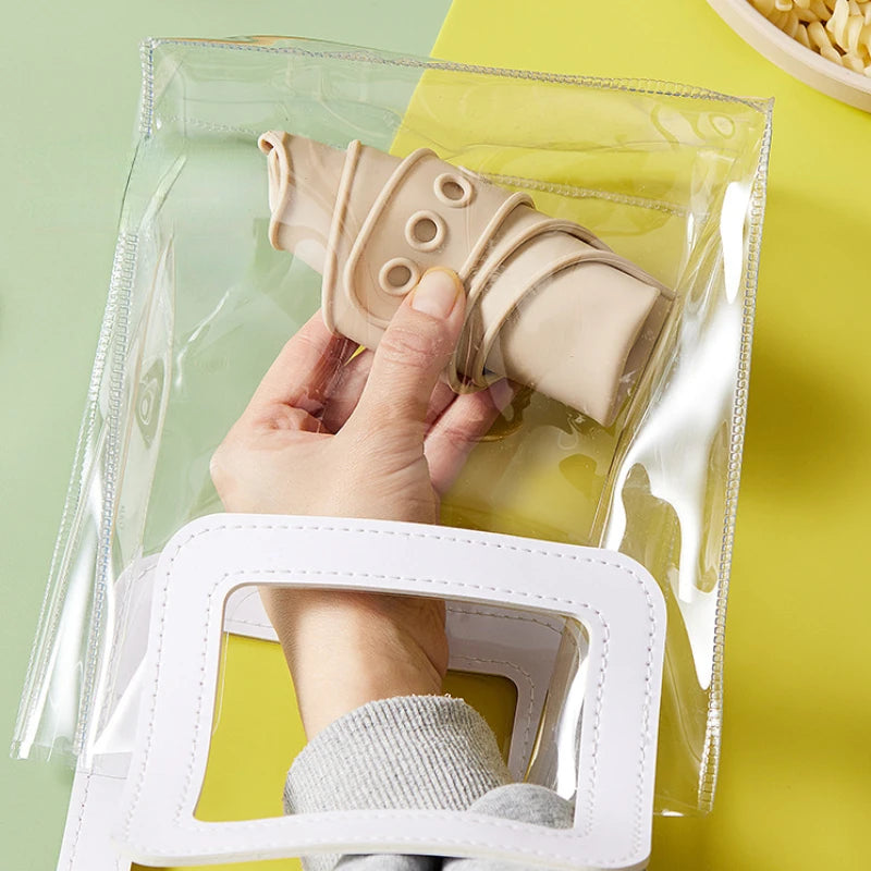 Babador ajustável e impermeável para bebês, feito de silicone macio e comestível para recém-nascidos.