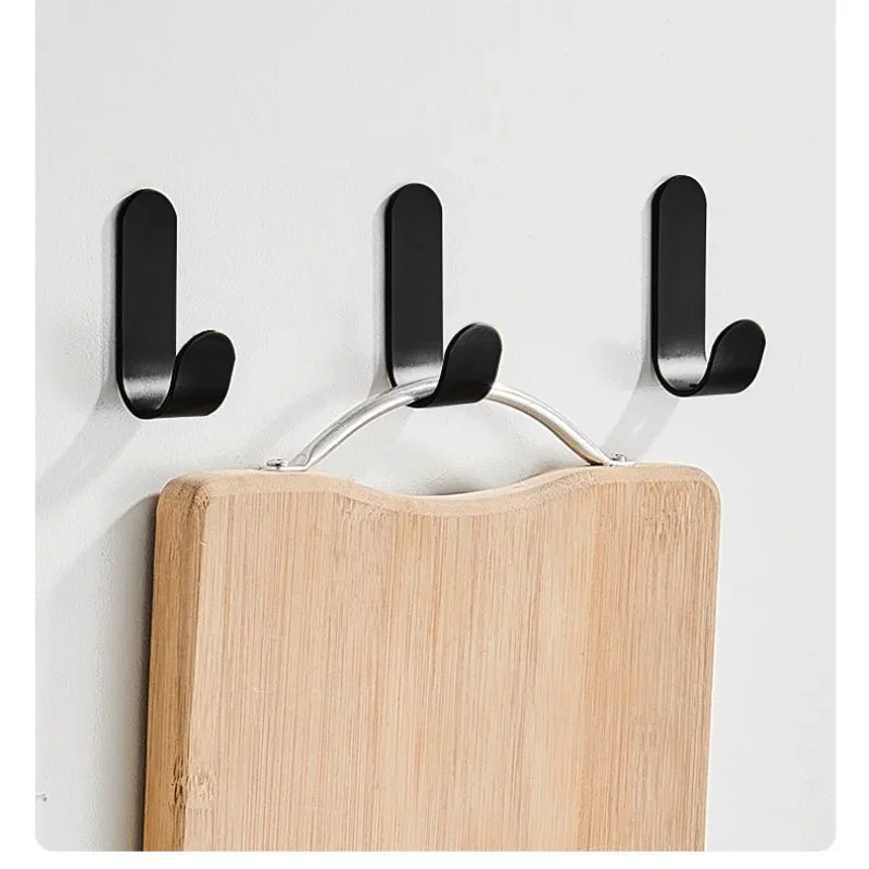 6 unidades de ganchos para banheiro, sala e portas.